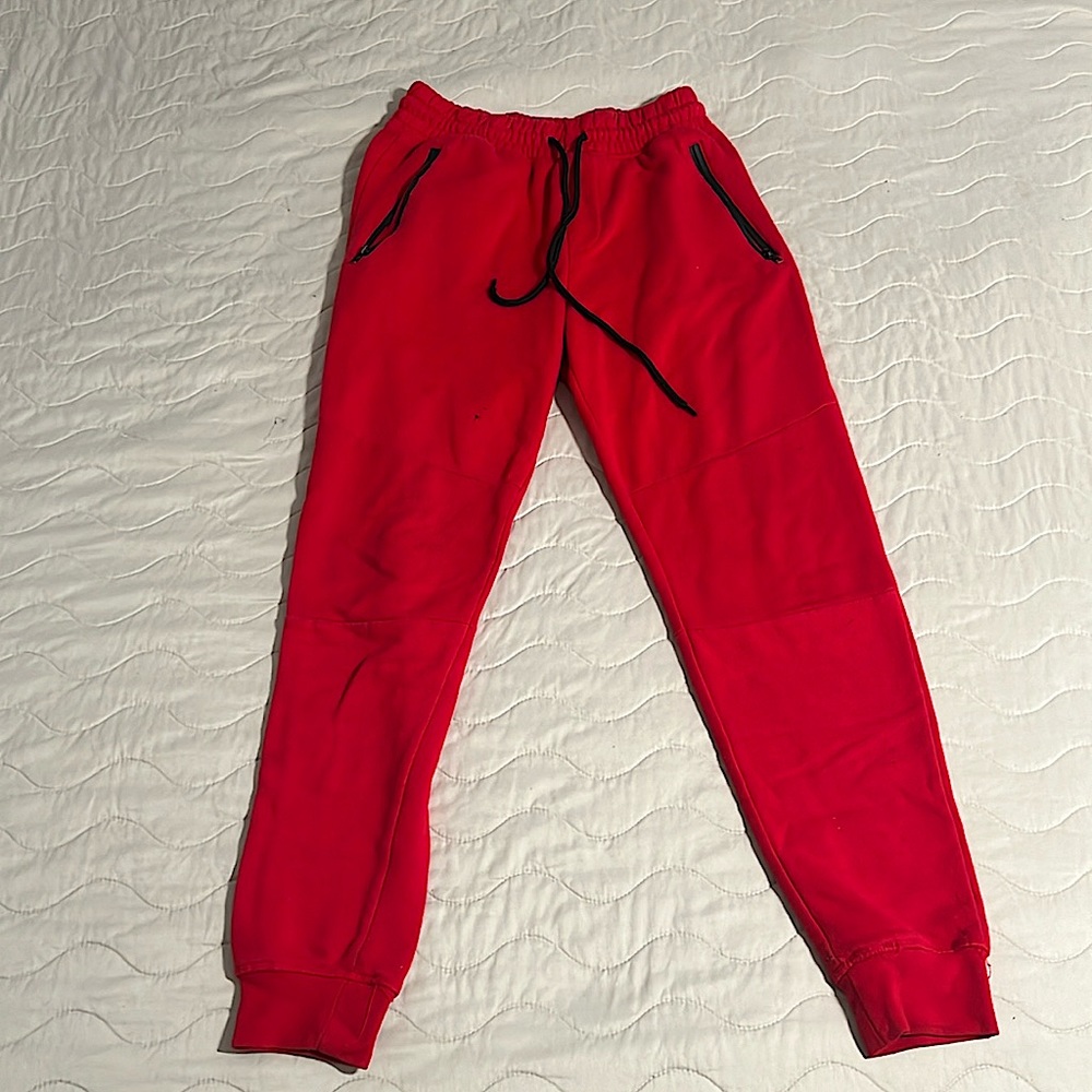 Selling this sweats, they are size Small and they are from Rue21